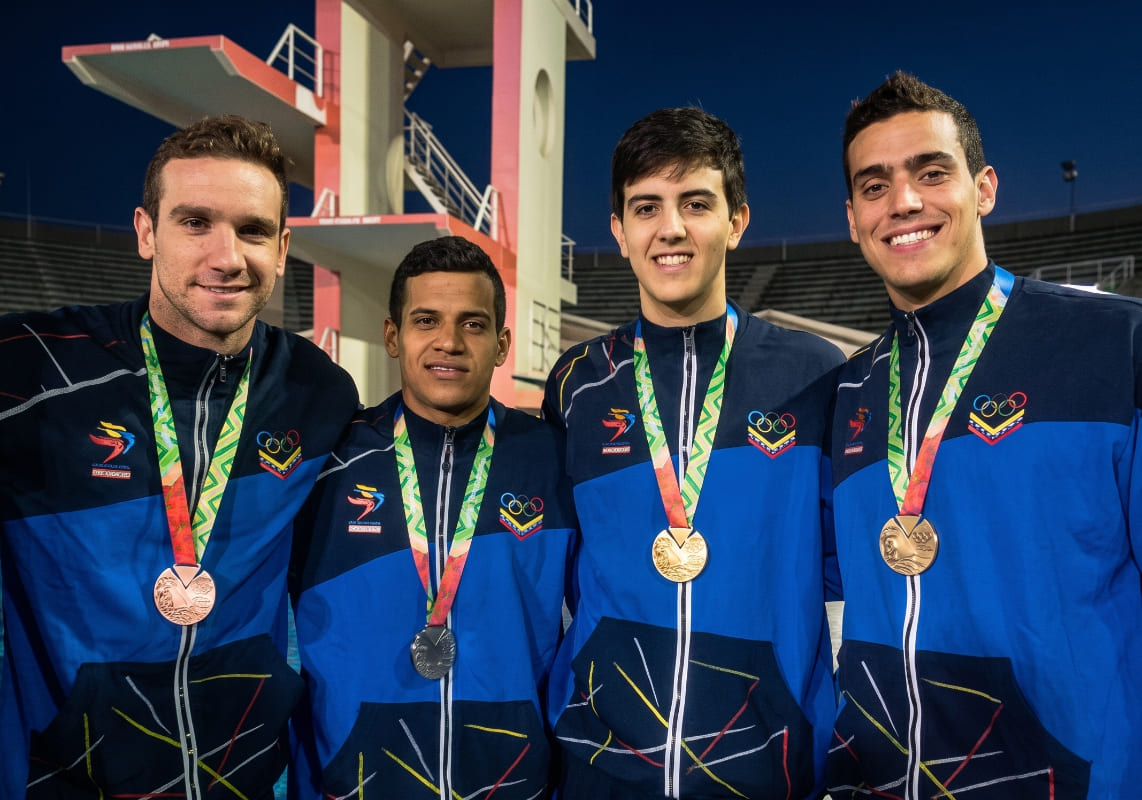 Eddy Marín medalla de bronce en el Panamericano Máster de Natación