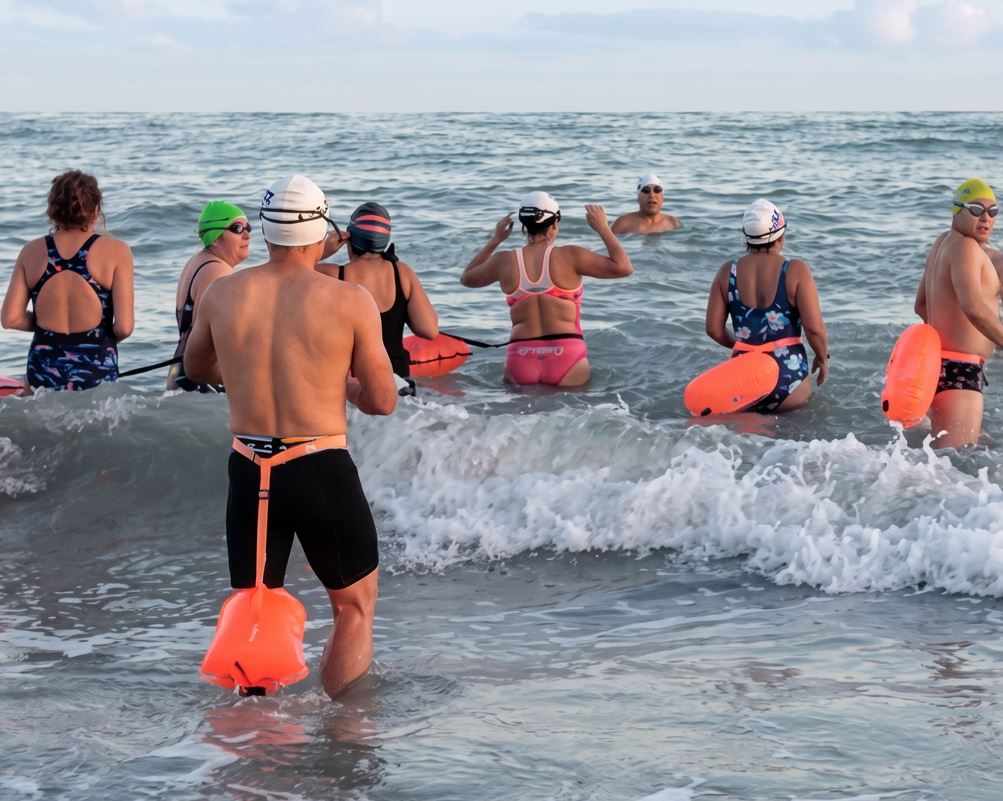 Karelis Clemant y Jesús Roso dominan por segundo año consecutivo Cruce a Nado Internacional Bahía de Ponce