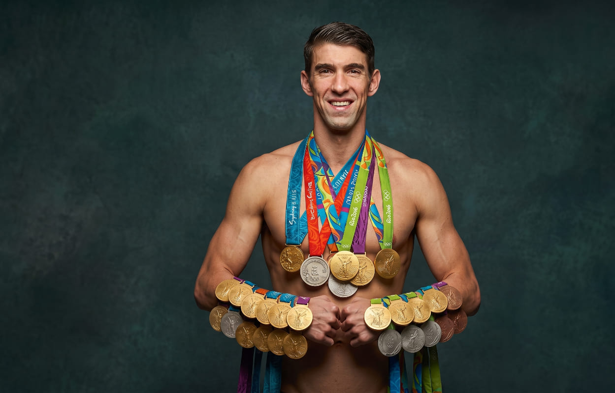 Michael Phelps posa con sus 28 medallas olímpicas