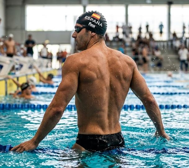 Los atletas acuáticos de élite no nacen con ese clásico torso en forma de V